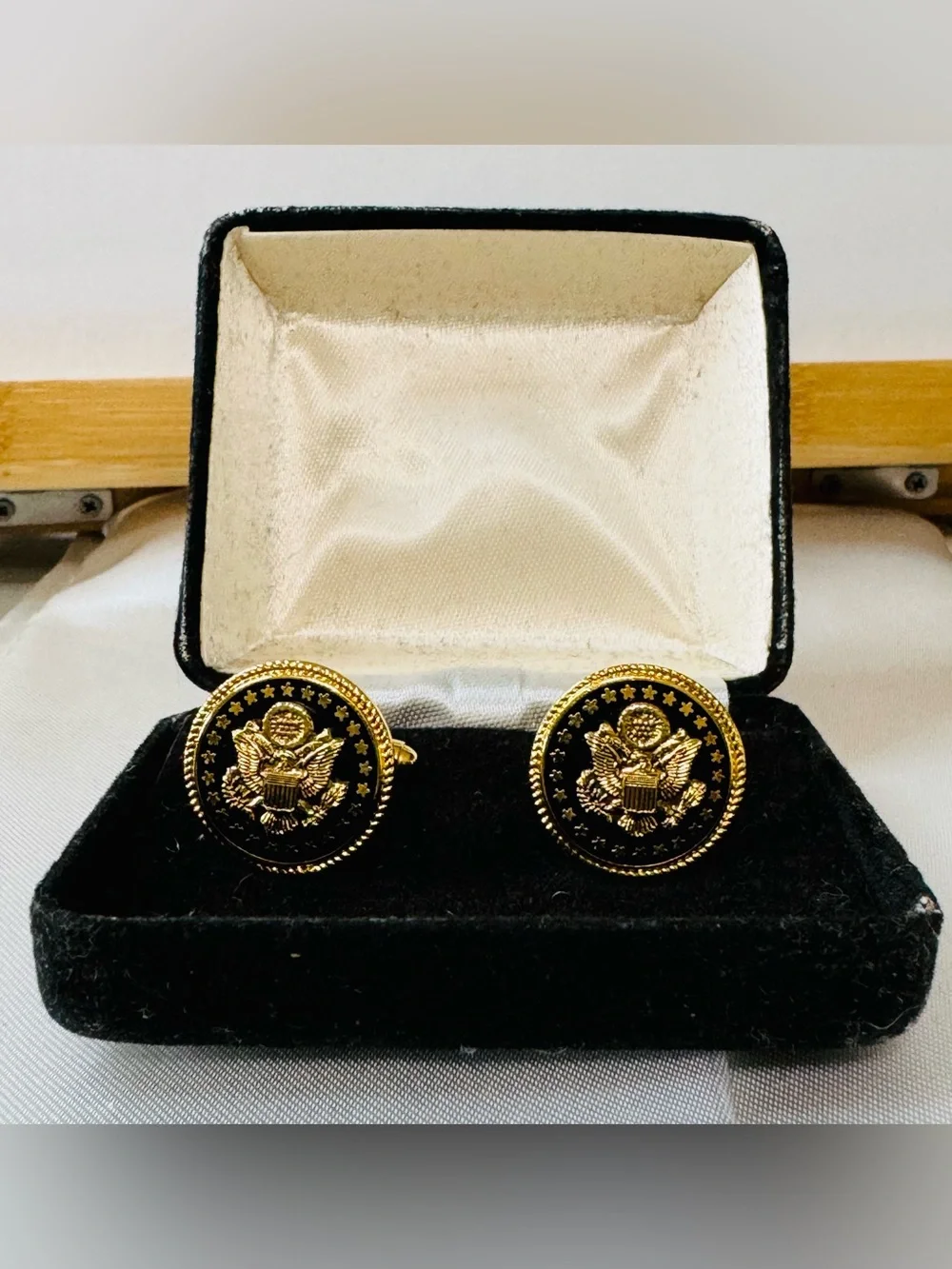 Presidential Seal Cufflinks - gold tone and black